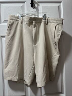 Men's Flat Front Performance Shorts in Cream